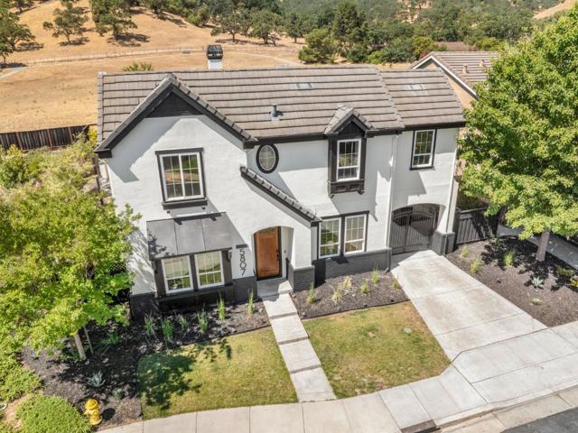 5807 Casita Way, Gilroy CA: https://media.crmls.org/mediaz/c8c2580c-de1f-49e4-9c99-a7b0a7c88155.jpg