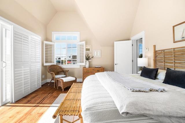 360 5th Avenue, Santa Cruz CA: https://media.crmls.org/mediaz/c8c2609b-dd62-4271-87e1-68befd60af33.jpg