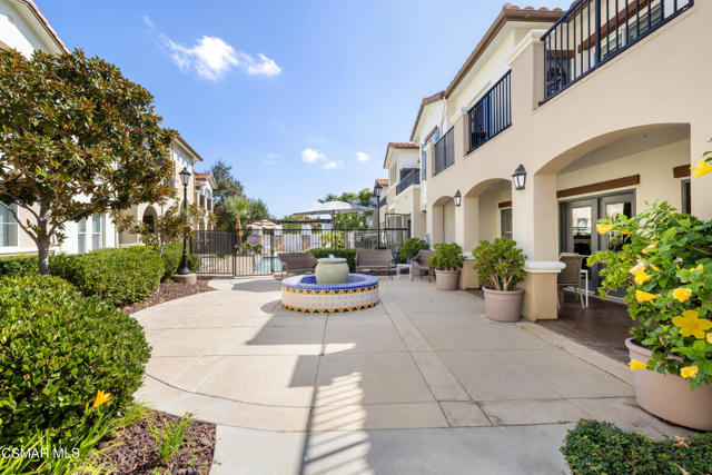 485 Country Club Drive, Simi Valley CA: https://media.crmls.org/mediaz/c8c269c9-a326-4354-9599-043757a16734.jpg