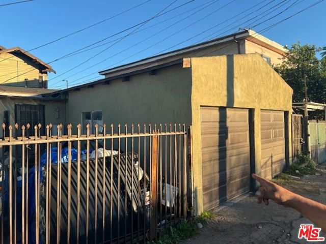 4911 S Normandie Avenue, Los Angeles CA: https://media.crmls.org/mediaz/c8c271f5-78ae-4fac-9fde-5c4bb348501c.jpg