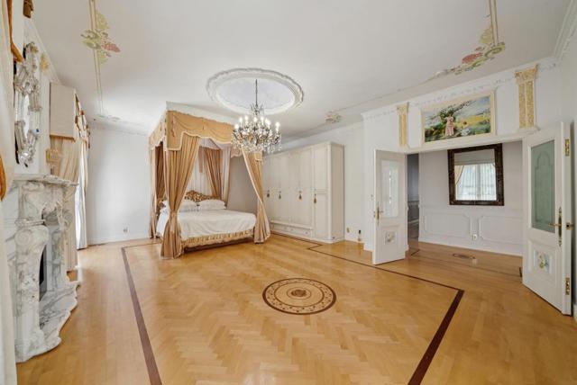 15360 Karl Avenue, Monte Sereno CA: https://media.crmls.org/mediaz/c8c2bc82-a0bf-4b1e-9b01-9037c93bae82.jpg