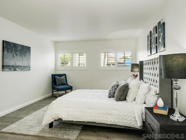 801 C Ave, Coronado CA: https://media.crmls.org/mediaz/c8c32548-2a26-467e-9838-6563c9e8050d.jpg