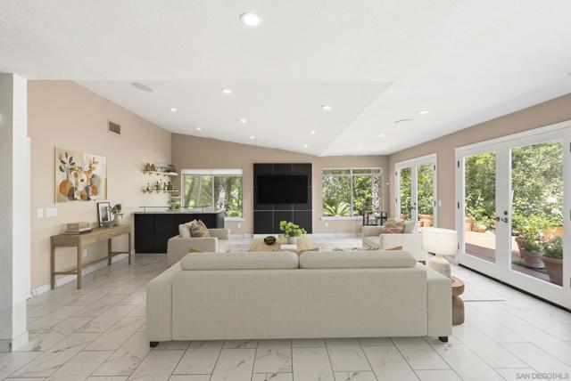 6518 Monte Fuego, Rancho Santa Fe CA: https://media.crmls.org/mediaz/c8c39c54-32b8-46c9-a401-cced6ed034a1.jpg