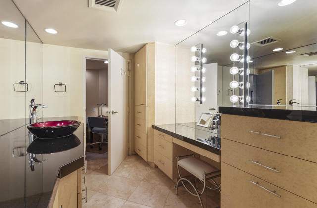 899 Island Drive #402, Rancho Mirage, CA 92270