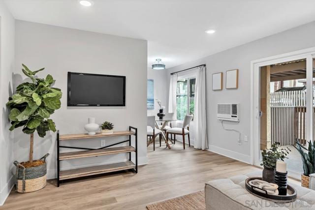 8644 Via Mallorca, La Jolla CA: https://media.crmls.org/mediaz/c8c4cce9-2830-47e4-8d3e-dc95a7253273.jpg