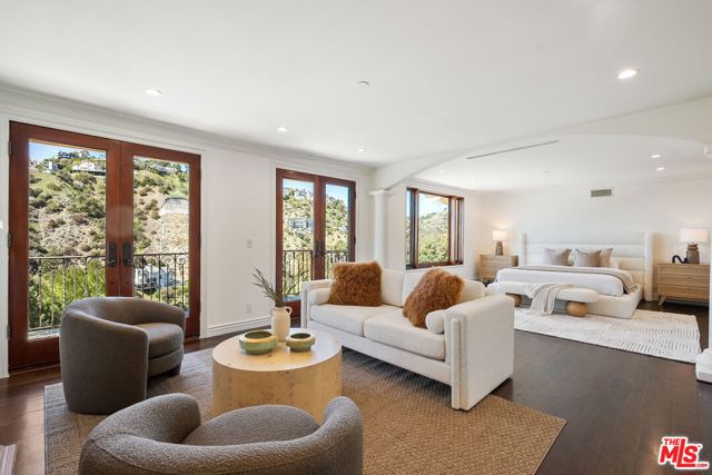 8027 Floral Avenue, Los Angeles CA: https://media.crmls.org/mediaz/c8c4e6f4-b1a6-4a64-8e8d-24bd0b5f29ee.jpg