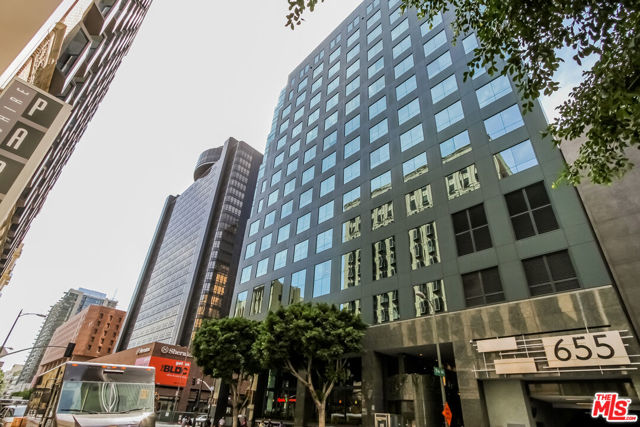 655 S Hope Street, Los Angeles CA: https://media.crmls.org/mediaz/c8c54687-0763-4d11-a66f-9dd6fada7187.jpg