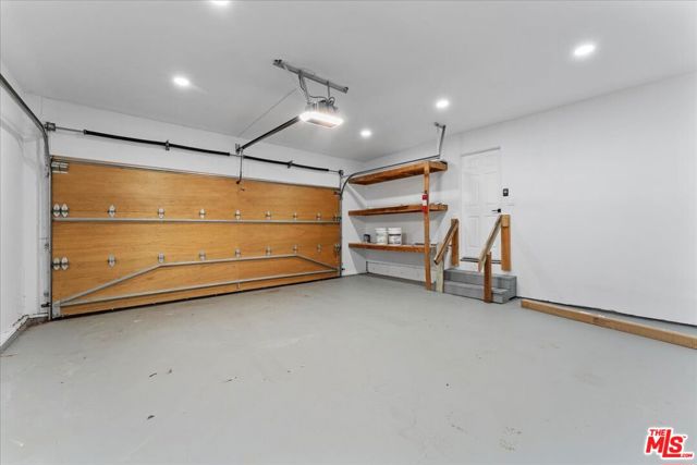 21171 Colina Drive, Topanga CA: https://media.crmls.org/mediaz/c8c69c03-ab95-4dfd-a5f6-d7b188255970.jpg