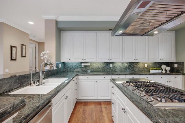 4798 Thurston Pl, San Diego CA: https://media.crmls.org/mediaz/c8c70052-63d3-45a7-891b-d7e4c18c0d55.jpg