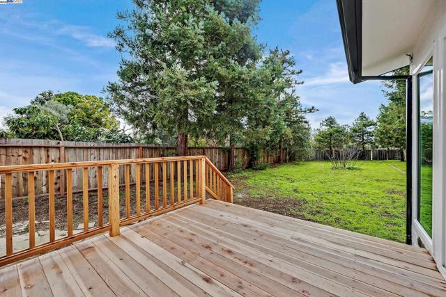 36517 Cherry St, Newark CA: https://media.crmls.org/mediaz/c8c70568-9d8e-4ba3-be85-64d64b9cde9e.jpg