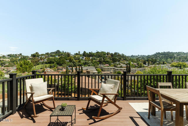 2225 Cazador Drive, Los Angeles CA: https://media.crmls.org/mediaz/c8c71421-e989-4a7e-80b1-1b41ebb494e5.jpg