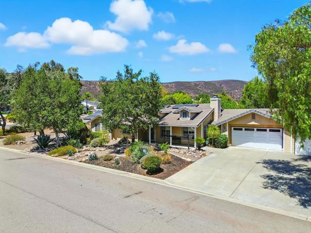 Detail Gallery Image 2 of 37 For 23502 Bassett Way, Ramona,  CA 92065 - 4 Beds | 2 Baths