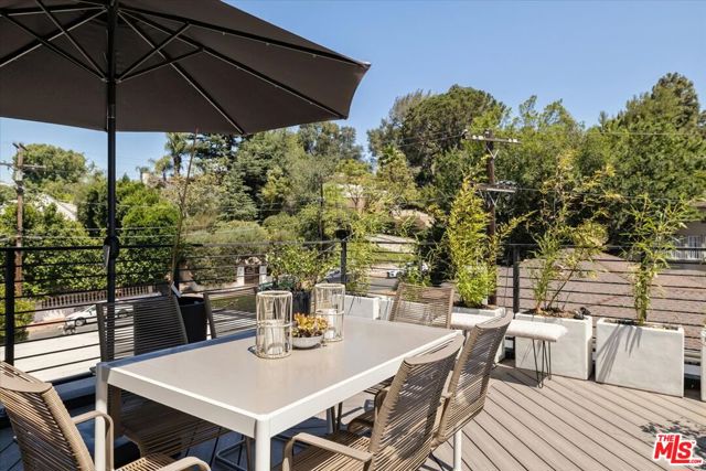 3225 Rowena Avenue, Los Angeles CA: https://media.crmls.org/mediaz/c8c7a6d6-5c3f-4583-b625-c0f84f7db760.jpg