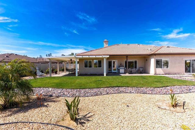 2059 Avocado Knoll Lane, Fallbrook CA: https://media.crmls.org/mediaz/c8c7d722-73ba-4894-bc99-9f1a61fb2b58.jpg