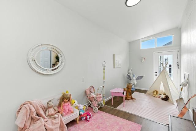 230 Rhine Street, San Francisco CA: https://media.crmls.org/mediaz/c8c8de82-6979-4563-ba6f-3319f6ab391b.jpg