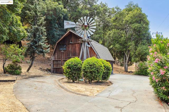 5201 Alhambra Valley Rd, Martinez CA: https://media.crmls.org/mediaz/c8c8f025-aadc-49be-8fcb-f3684b75408a.jpg