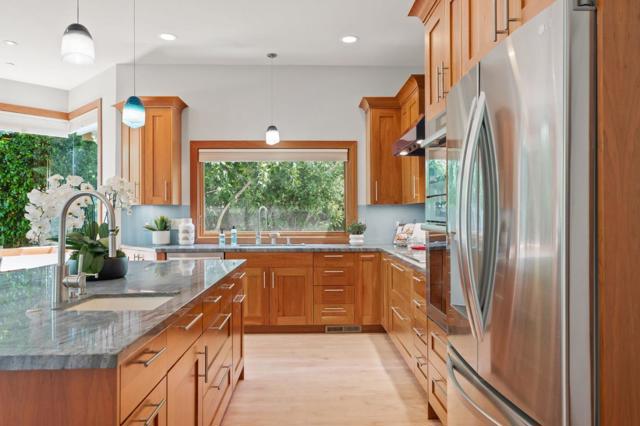 989 Lane Avenue, Mountain View CA: https://media.crmls.org/mediaz/c8c8f2a6-7a62-496d-ae0f-2e48ef4b00fb.jpg
