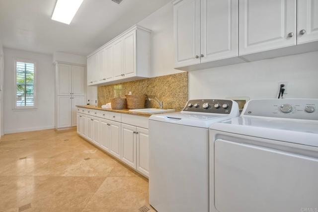 14317 Salida Del Sol, San Diego CA: https://media.crmls.org/mediaz/c8ca7022-823b-4757-ba40-5d817b94554c.jpg