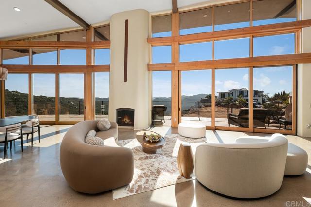 10027 Tall Oak Drive, Escondido CA: https://media.crmls.org/mediaz/c8ce2cd6-a7a4-4a7a-ae4e-843981678d8d.jpg