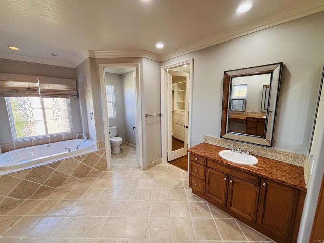 Detail Gallery Image 36 of 58 For 11596 Parkhurst Square, San Diego,  CA 92130 - 6 Beds | 6/1 Baths