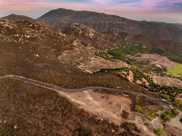 18010 Sunset Point Road, Poway CA: https://media.crmls.org/mediaz/c8cecb5c-6992-4de6-8830-2508277ca7b9.jpg