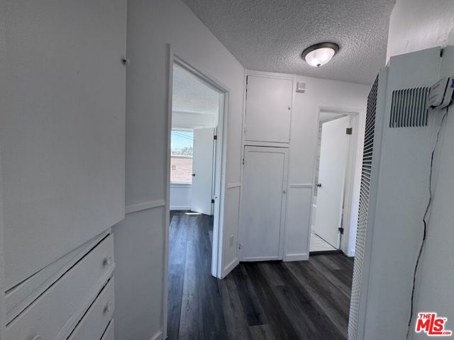 858 W 88th Street, Los Angeles CA: https://media.crmls.org/mediaz/c8cf534b-5b7b-4bd8-96fd-404cf4877c23.jpg
