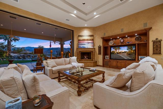 4 Terra Vista Court, Rancho Mirage CA: https://media.crmls.org/mediaz/c8cf9e7c-f2a2-4051-af67-3a2a9c27681e.jpg