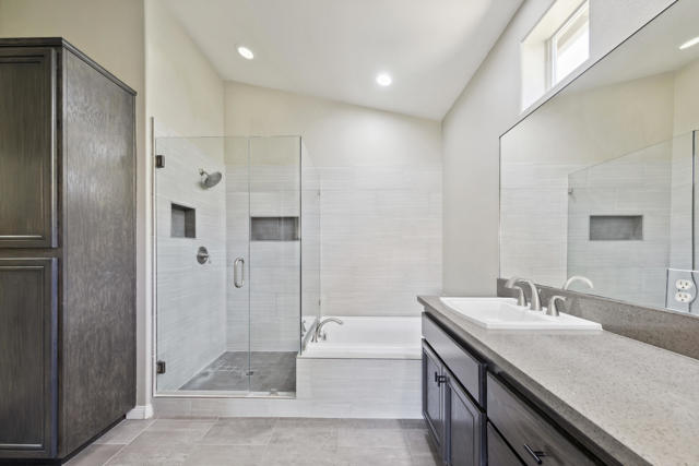 45554 Shaugnessy Drive, Indio CA: https://media.crmls.org/mediaz/c8cfac48-46e8-4b1f-9525-8a5bb3957dc3.jpg