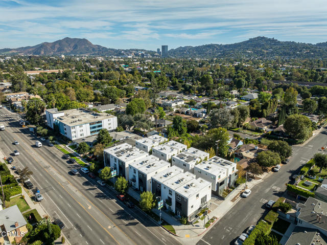 11594 Riverside Drive, North Hollywood CA: https://media.crmls.org/mediaz/c8d0b26f-f536-41e8-b284-b665d3c2b6ce.jpg