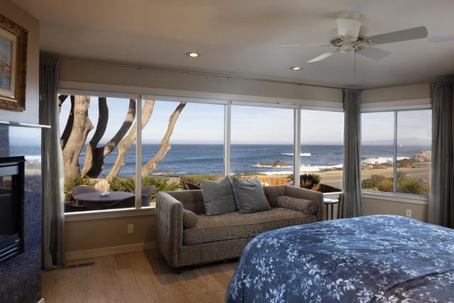 1209 Ocean View Boulevard, Pacific Grove CA: https://media.crmls.org/mediaz/c8d11869-f0d6-484c-8464-8850331350f5.jpg