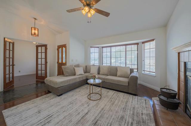 46480 Pine Meadow Place, King City CA: https://media.crmls.org/mediaz/c8d1a5c3-2506-4ef5-9e32-bc2726807e7e.jpg