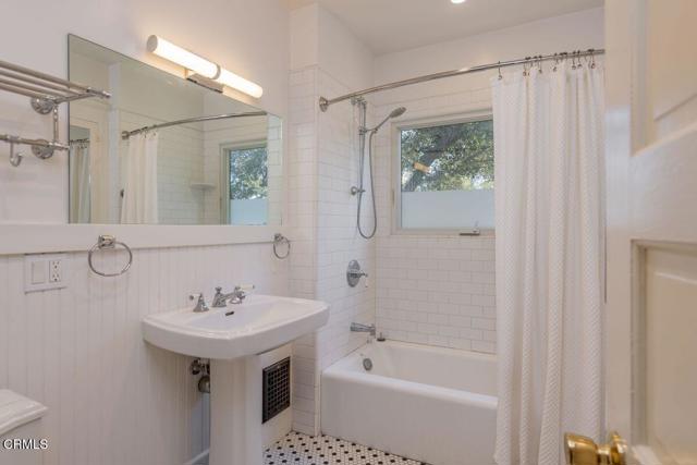 Detail Gallery Image 8 of 13 For 609 W Ojai Ave, Ojai,  CA 93023 - 3 Beds | 2 Baths