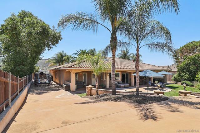 16112 Arena Drive, Ramona CA: https://media.crmls.org/mediaz/c8d2741d-f5ef-436b-bc4a-4102e9a7d535.jpg