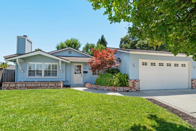 1380 Welburn Avenue, Gilroy CA: https://media.crmls.org/mediaz/c8d2c8ec-bf2a-43d5-8e3d-217e91fb81d4.jpg