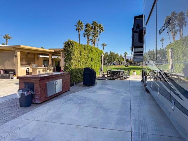 80394 Avenue 48, Indio CA: https://media.crmls.org/mediaz/c8d30352-8003-432b-91f3-f285ce881dd9.jpg