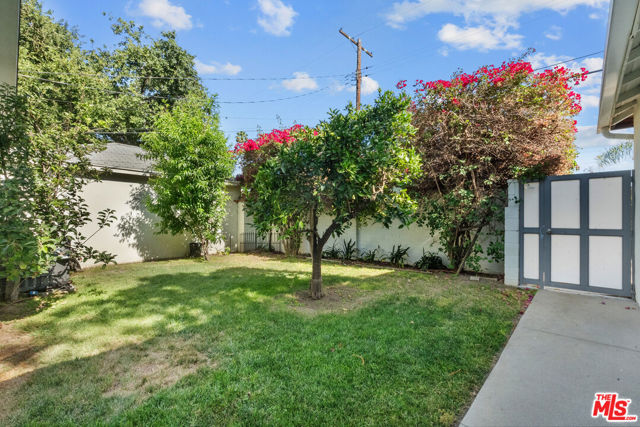 16820 Mccormick Street, Encino CA: https://media.crmls.org/mediaz/c8d3e8b0-d45d-4320-a330-8e082e3f5c60.jpg