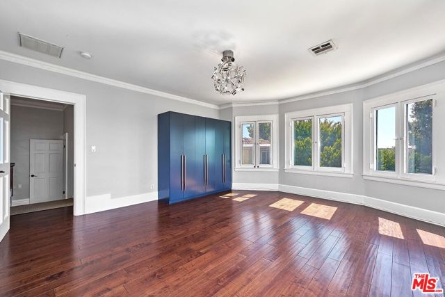 136 Fremont Place, Los Angeles CA: https://media.crmls.org/mediaz/c8d408f4-6490-4e39-85b4-dfd79832c4b3.jpg
