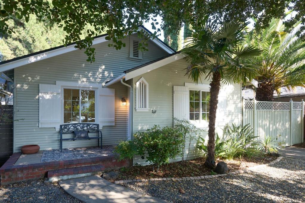 767 Calderon Avenue