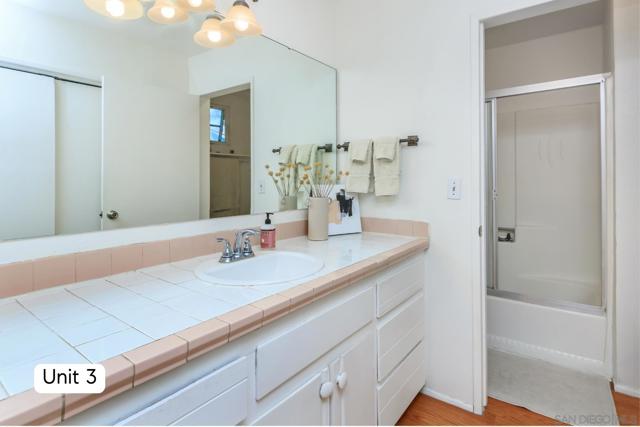 647 San Dieguito Dr., Encinitas CA: https://media.crmls.org/mediaz/c8d466c6-dc7f-4f37-8bb8-6c2a54da2b91.jpg