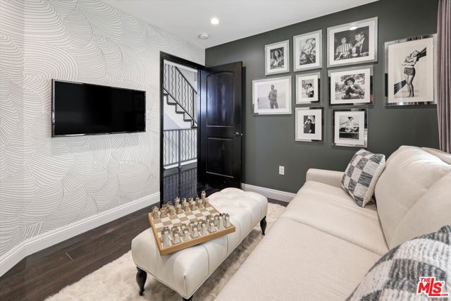 500 N Orlando Avenue, West Hollywood CA: https://media.crmls.org/mediaz/c8d469fc-19eb-4310-8a8c-3d56e3ee2b65.jpg