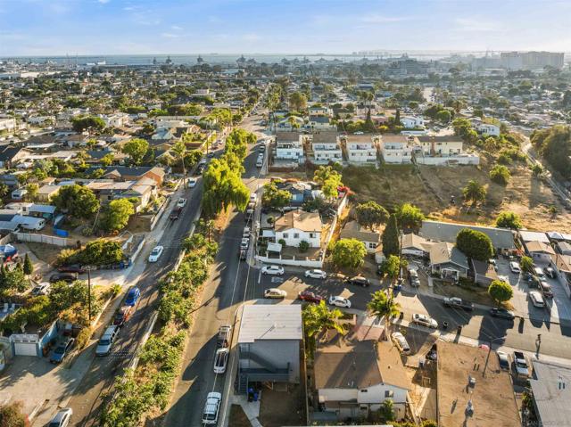 4204 06 Division St, San Diego CA: https://media.crmls.org/mediaz/c8d4761c-a64d-4fdc-9c8c-d1a3fb4abcde.jpg