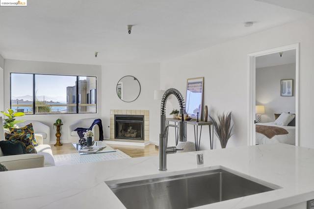 Image 13 of 59 For 545 Pierce St  2112