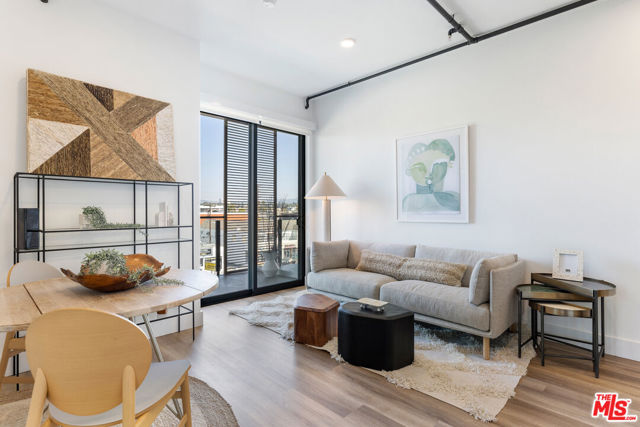 3800 Mentone Avenue, Culver City CA: https://media.crmls.org/mediaz/c8d5963b-7d73-4843-afc8-eacea5783220.jpg