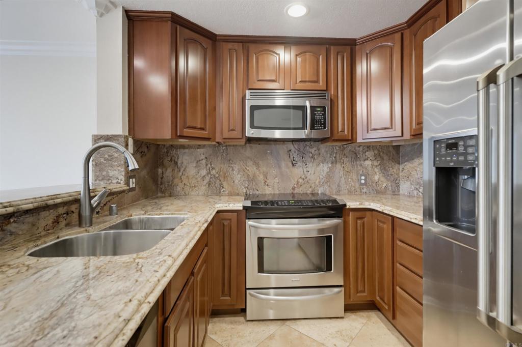 8889 Caminito Plaza Centro - photo 5