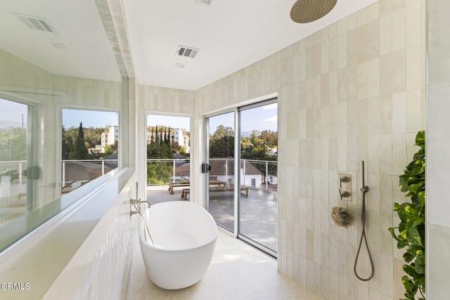 Detail Gallery Image 14 of 49 For 4944 Glacier Dr, Los Angeles,  CA 90041 - 7 Beds | 7/2 Baths