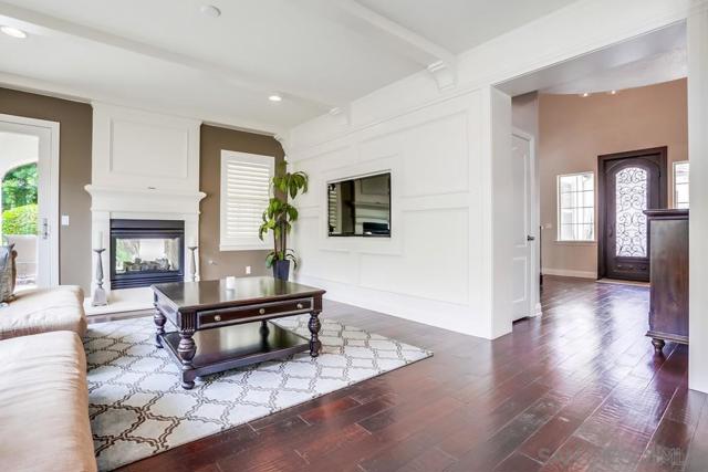 6977 Corte Langosta, Carlsbad CA: https://media.crmls.org/mediaz/c8d78493-1c40-4a2f-bd8f-3f8728edd38a.jpg