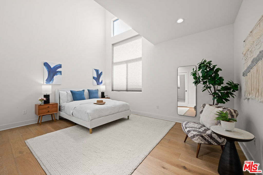 108 S Croft Avenue #102