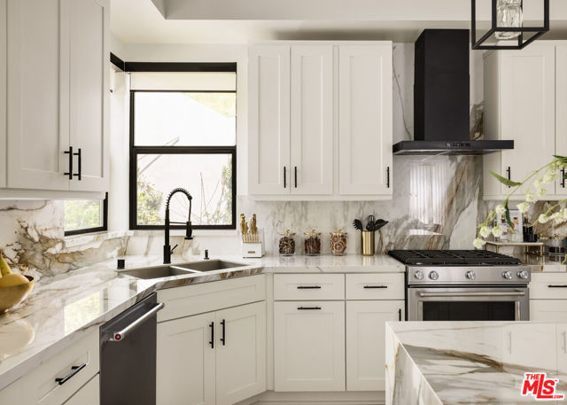 4967 Llano Drive, Woodland Hills CA: https://media.crmls.org/mediaz/c8d7c4e8-a8c4-4933-9cf8-b268bc42d37a.jpg