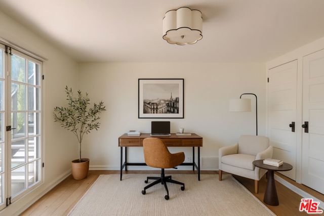 3756 Effingham Place, Los Angeles CA: https://media.crmls.org/mediaz/c8d7de11-2e05-431d-b40a-1888688953ae.jpg