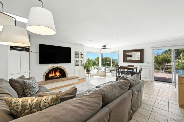 4343 Avenida Gregory, Spring Valley CA: https://media.crmls.org/mediaz/c8d87f75-94ba-4e55-8b1b-d93b1e78ebc2.jpg